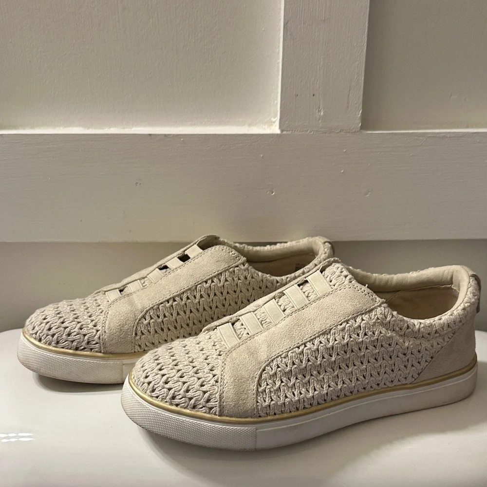 🤎Kenneth Cole Reaction Women's Woven Slip-On Sneakers in Beige•Size 7